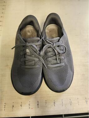 Mens Size 5 Kizik Gray Lightweight Athletic Sneakers